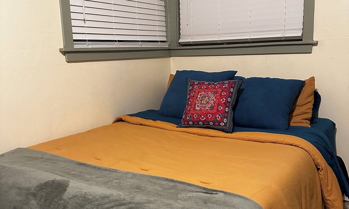 Old Fort Lowell Apartamento | Casita Magnolia – Private Desert Studio w/Kitchenette & Parking