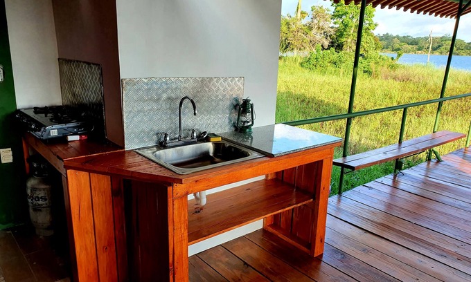 Arenosa Cabina | Casita on Lake Gatun. Fish, Kayak or just relax.