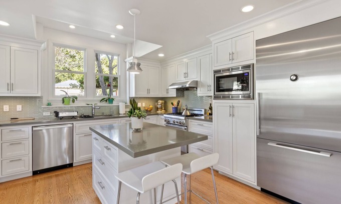 University South Casa | Casita Palo Alto - 2 Bed 2 Bath / Private Back Yard / WiFi