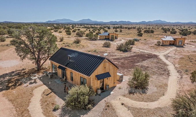 Valle Cabina | Casita Queen bed, private bath and kitchenette