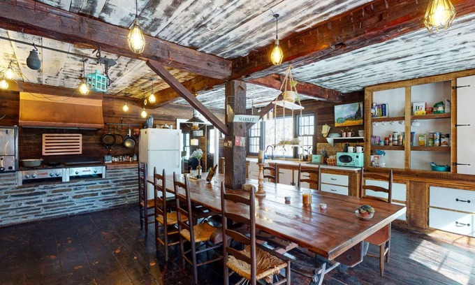 Clarksville Casa | Cass Hill Farmhouse Escape