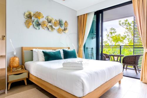 Bang Tao Apartamento | Cassia 2 BR Lake&Road View apt by NLA