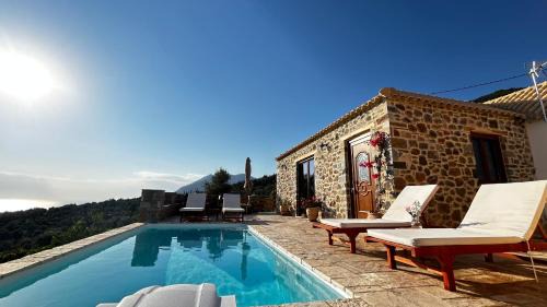 Nerotrivia Casa | Cassiopea Guest House Evia Greece
