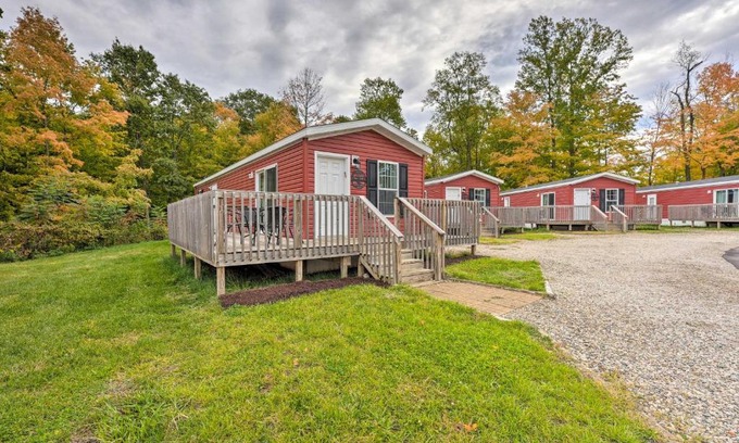 Cassopolis Casa | Cassopolis Cabin On-Site Boating and Fishing!
