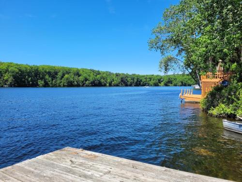 Newaygo Apartamento | Castaway Cottage on Croton Pond #4