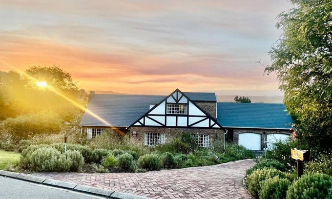 Hunter's Home Casa | Castaway - Home away from home