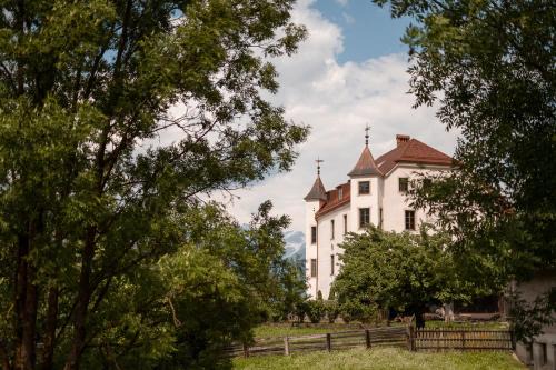 San Lorenzo di Sebato Hotel | Castel Maurn