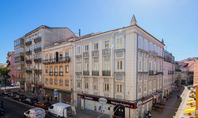 Alfama Apartamento | Castelo Superior Two Bedroom Apartment