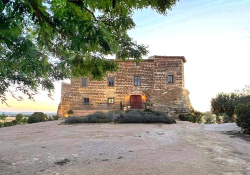 Albero Alto Cama Y Desayuno | Castillo de Corvinos