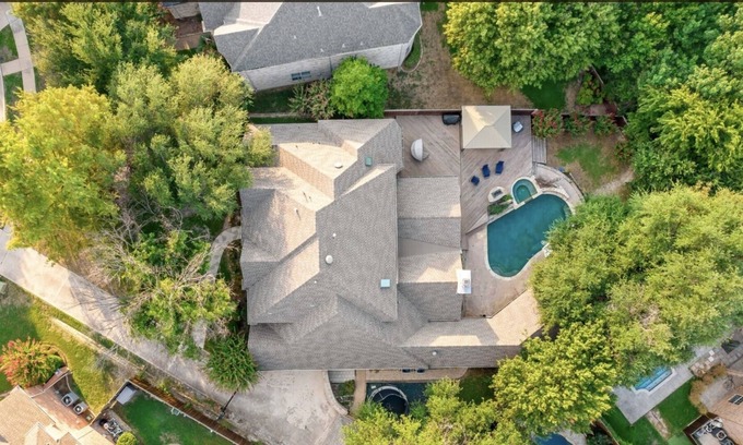McKinney Complejo | CastilloDeBastille-Perfect for entertaining with a backyard Oasis