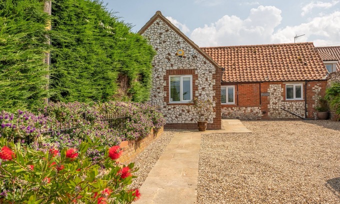 Thornham Casa | Castle Bungalow, Thornham, Norfolk