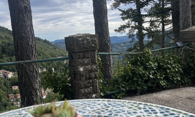 Granaglione Otro | Castle 'Castello Signorile Con Spa' with Mountain View, Wi-Fi and Air Conditioning