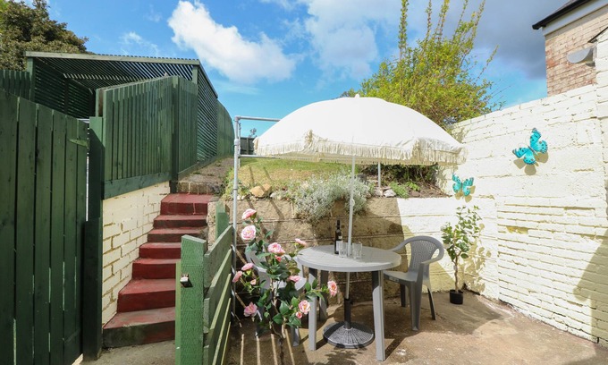 Newport Cabaña | Castle Cottage