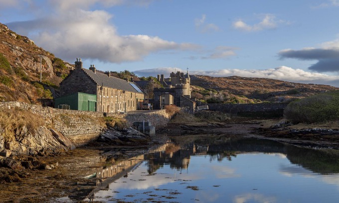 Harris Cabaña | Castle Cottage - sleeps 6 guests in 3 bedrooms