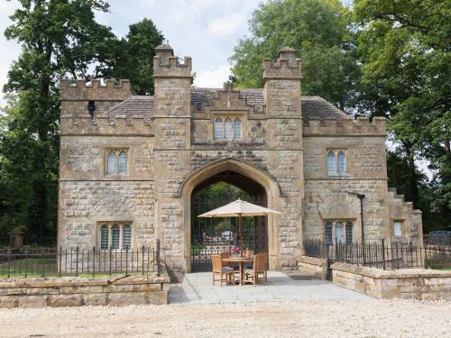 Winchcombe Casa | Castle Gatehouse
