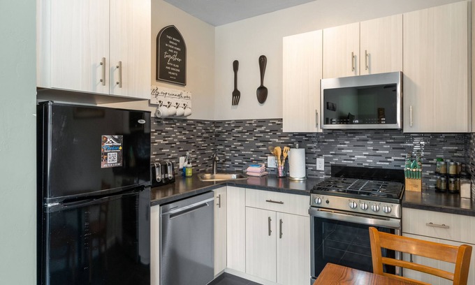 West Yellowstone Casa | Castle in the Sky Unit X