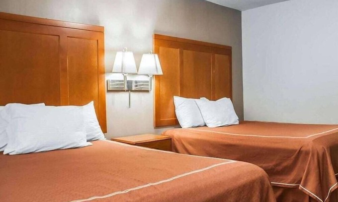 Niagara Falls Hotel | Castle Inn & Suites