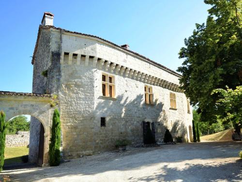 Bon-Encontre Casa | Castle Retreat near Villages