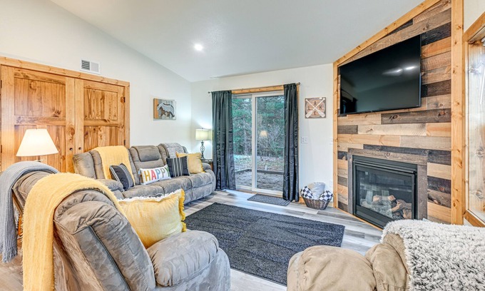 Arkdale Cabina | Castle Rock Lake Cabin: Water & Trail Access!