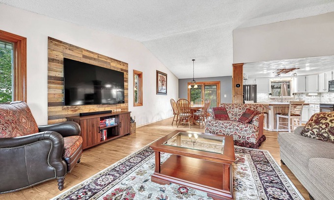 Castle Rock Casa | Castle Rock Retreat Family Getaway w/ Game Room
