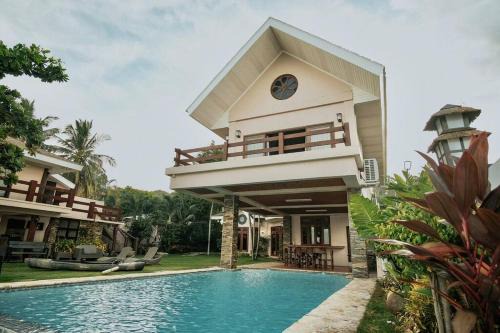 Catmon Casa | Castle Shore