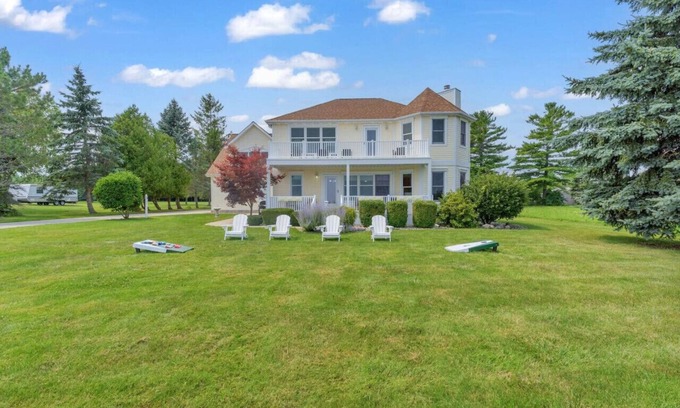 Carsonville Casa | Castleview Cove- 5Bd 4Ba Lakefront Luxury Retreat!