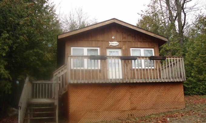 Trent Lakes Cabaña | Catalina Bay Resort 2 Bed Prem - Buckhorn