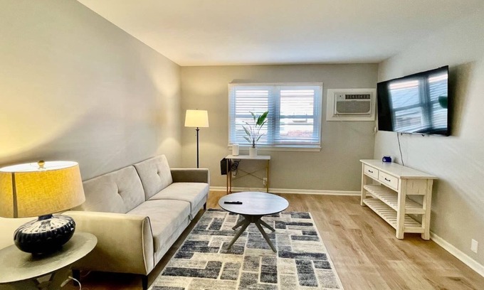 Joslyn Castle Apartamento | Cathedral 11-Midtown near UNMC!