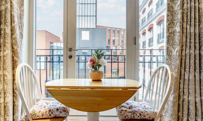 Cathedral Quarter Apartamento | Cathedral Quarter | City Centre | Walk Everywhere | Pass the Keys