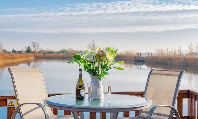 Ely Cabina | Cathedral View 3 - Luxury Lodge with Hot Tub