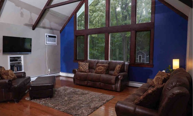 Stamford Casa | Catskill Hidden Getaway with amazing great room, views, and room for everyone!