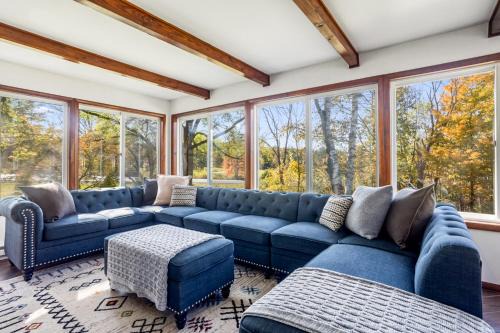 Narrowsburg Casa | Catskills Delaware River Modern Colonial Getaway