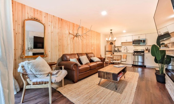 Hunter Apartamento | Catskills Oasis. Hike, Fish, Swim, Golf, Zipline. Fits 6!