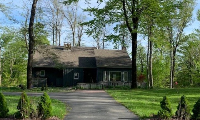 Livingston Manor Casa | Catskills Secluded Treehouse with stunning views near Livingston Manor
