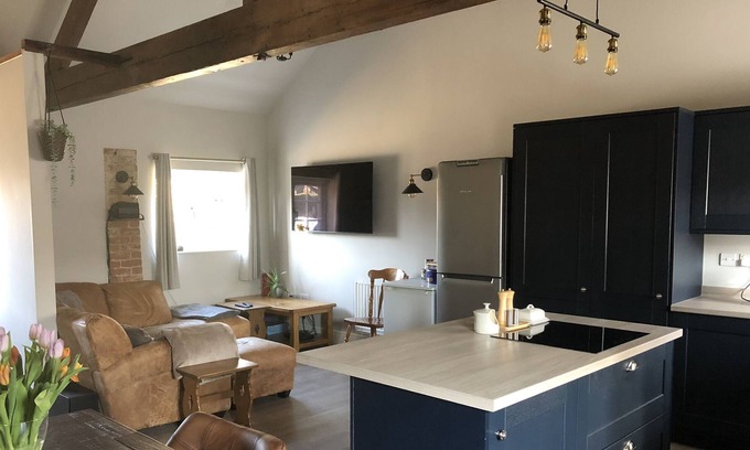 Markham Moor Cabaña | Cattlebeam Cottage, 3 bedroom converted barn with 2 bathrooms set in beautiful grounds