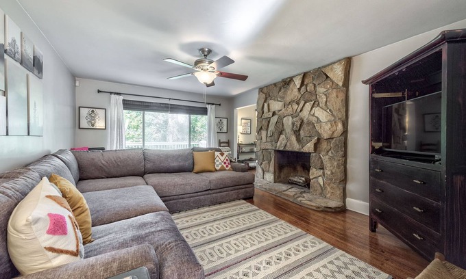 Echo Hills Casa | Caught in the City