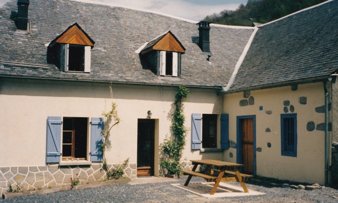 Cauterets Otro | Cauterets house for 6 people at the entrance to the village