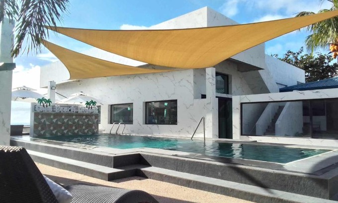 Dingalan Complejo | Cave Beach Resort Boutique Luxury Accomodation