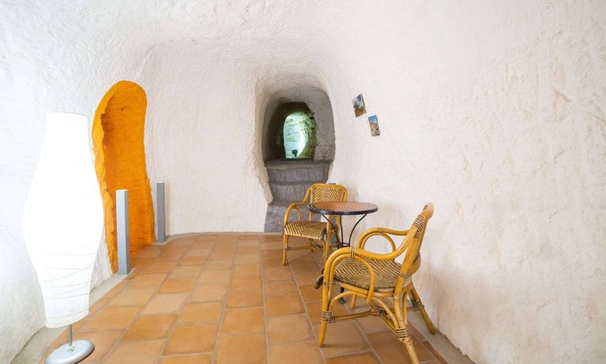 Valtierra Cabaña | Casa Cueva - Junior Suite de Bardenas, terraza y barbacoa 2 - 4 personas
