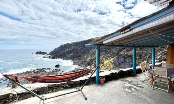 Valverde Chalet De Esquí | Casa Cueva con Vistas al Mar y BBQ hasta 5 pax