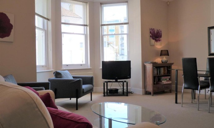 Eastbourne Seafront Apartamento | Cavendish apartment - central and spacious