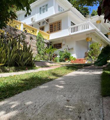 Baie Ste Anne Apartamento | Cavern Apartments