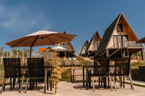 Sinmartin Chalet De Esquí | CAVO VILLAGE- Cabins Rental Băile 1 Mai