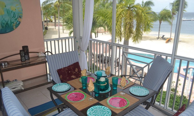 Rum Point Condominio | Cayman Kai - U-Kai-Lele condominio frente a la playa de 2 dormitorios / 2 baños