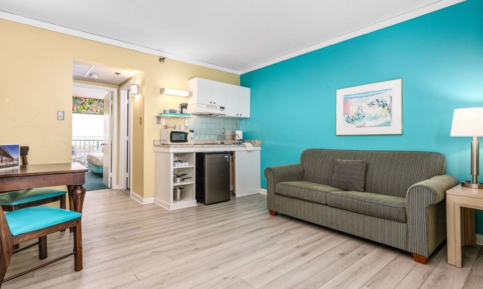 North Ocean City Hotel | Cayman Suites Hotel