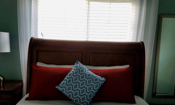 Kingston Casa | Caymanas Estates Villa Bnb!