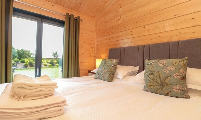 Driffield Cabaña | CAYTHORPE LODGE, pet friendly, country holiday cottage in Nafferton