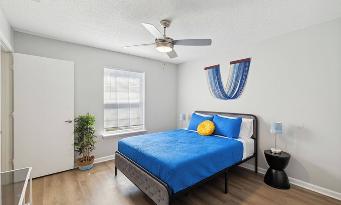 Westover Apartamento | CB 3504-103 Fayetteville Oasis I Modern, Comfy