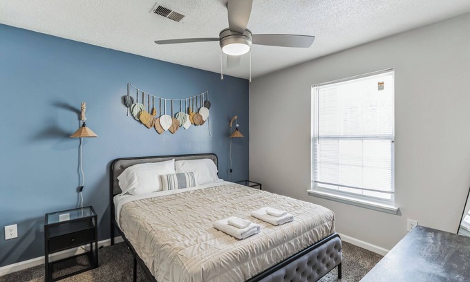 Westover Apartamento | CB 965-201 Modern Fayetteville Charm