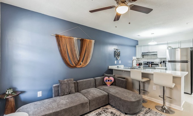 Westover Apartamento | CB 965-301 Modern Fayetteville Charm